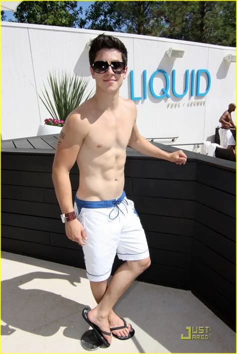 david henrie nude|Wizards Star David Henrie Throws Shade。